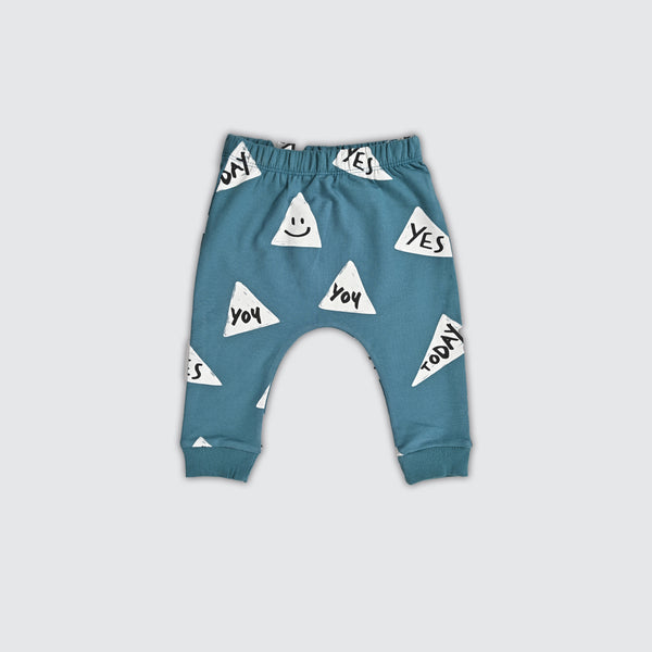 Newborn Diaper Legging - Duck Blue